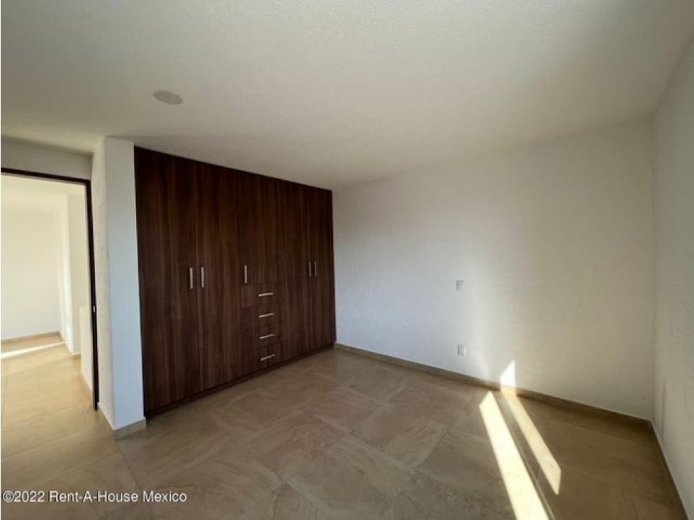 Casa con ludoteca y cuarto de TV - En Zibatá. RENTA — foto 5