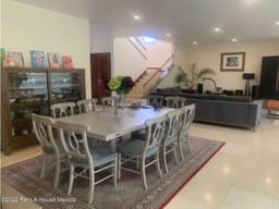 VENTA RESIDENCIA EN EL CAMPANARIO EXCELENTE UBICACION EKS
