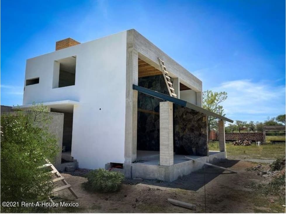 Centro de Tequisquiapan. Casa con terraza y cuarto de servicio - VENTA — foto 1