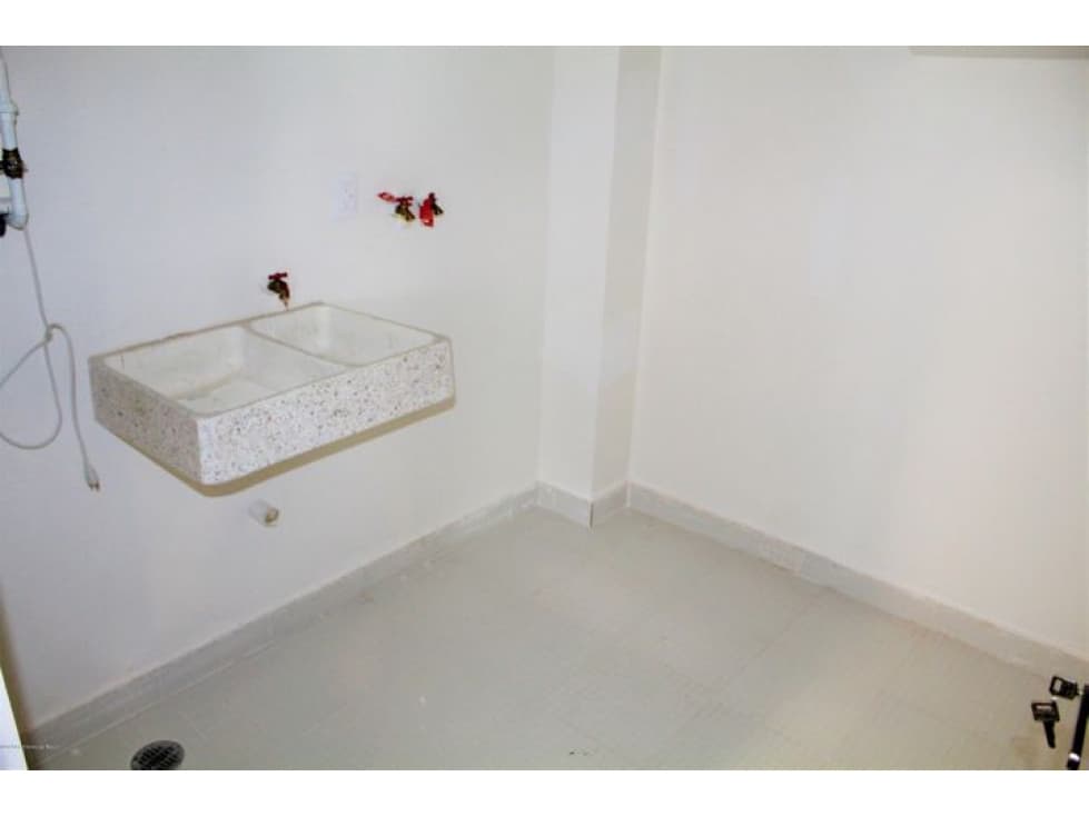 Departamento con alberca y gimnasio. Zibatá - VENTA — foto 6