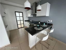 El Mirador, casa con doble filtro de seguridad. VENTA