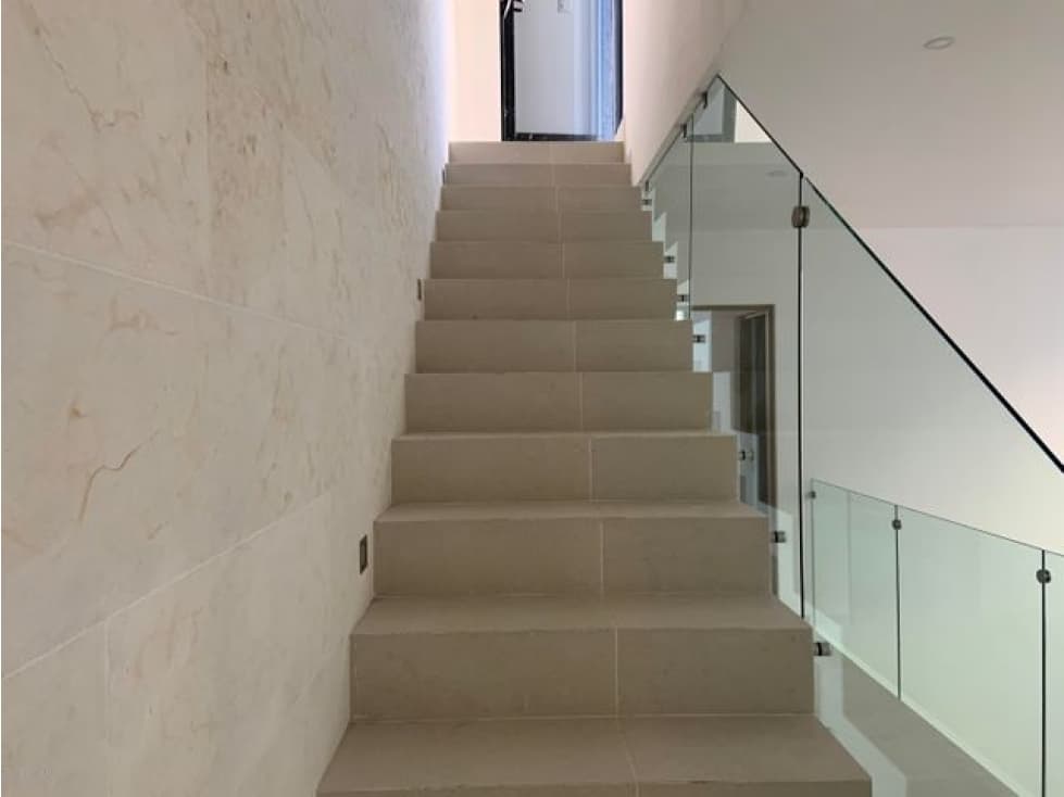 Casa con excelentes acabados y distribución — foto 6