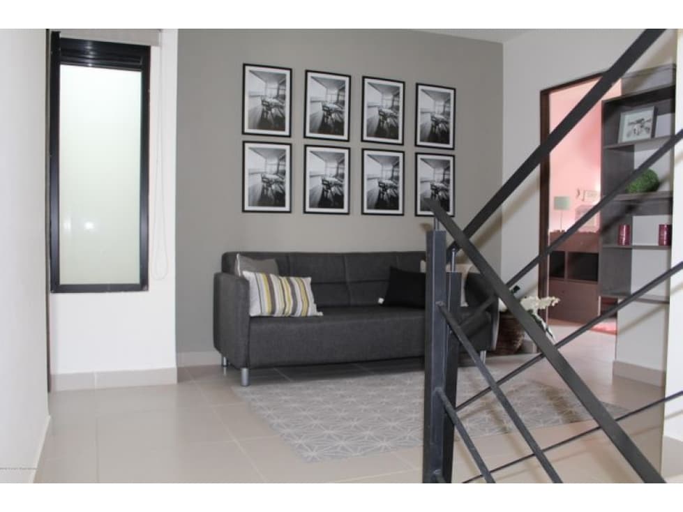 VENTA. Casa con bar propio y roof garden - Zibatá — foto 1