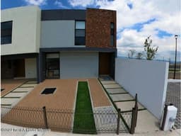 casa en renta en Zibata-GOH