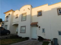 Casa en El Mirador en venta 3 hab y jardin *AGT*