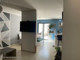 VENTA - Casa con jardín y sala de TV. El Mirador