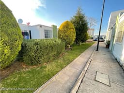 VIÑEDOS CASA EN RENTA DE 2 RECAMARAS CON PATIO DE SERVICIO MOSQUITEROS