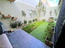 Casa en renta en Zibata de 200m2 IG