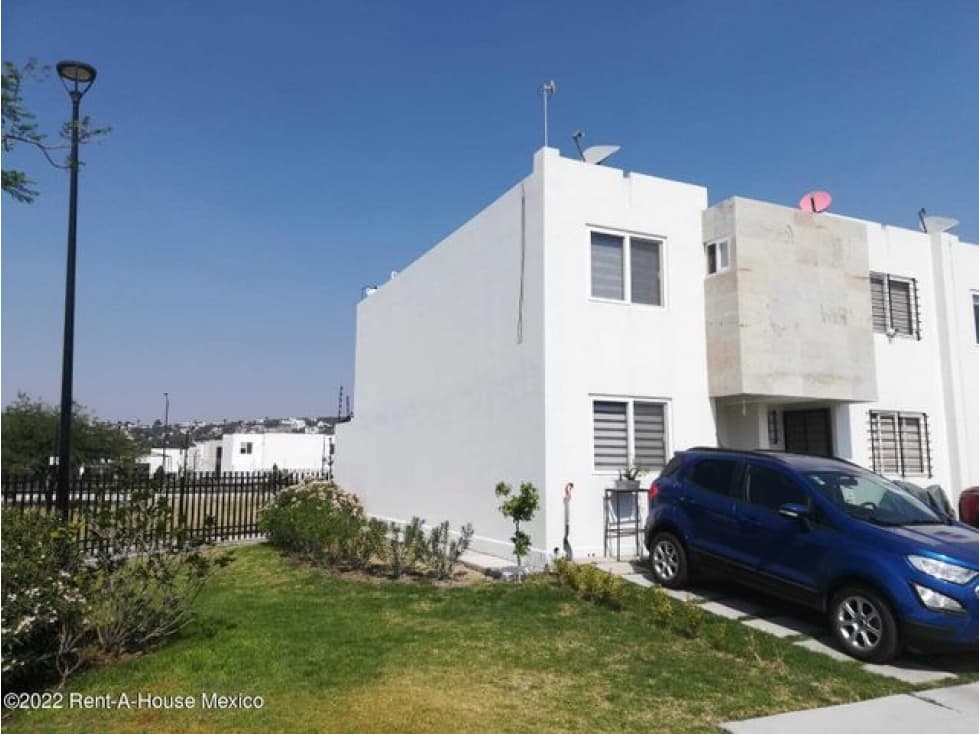 Tres Cantos, casa con recámara en planta baja - VENTA — foto 1