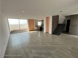 VENTA de casa con family room y jardín, Punta Esmeralda