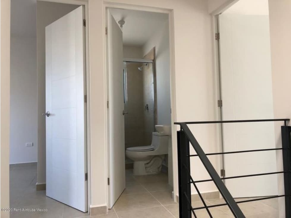 Venta de Casa en El Mirador, Dentro de Privada — foto 6