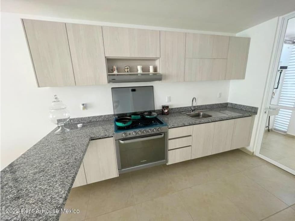 VENTA CASA EN ZIBATA CON CUARTO DE SERVICIO — foto 5