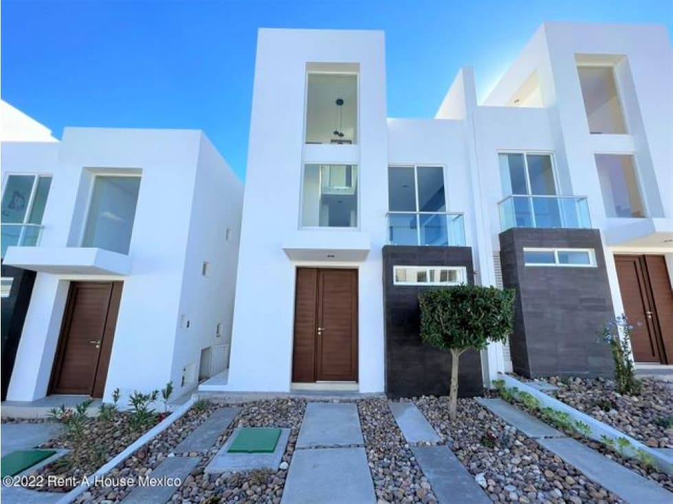 PRE VENTA CASA CON CUARTO DE SERVICIO Y ROOF GARDEN EKS — foto 2