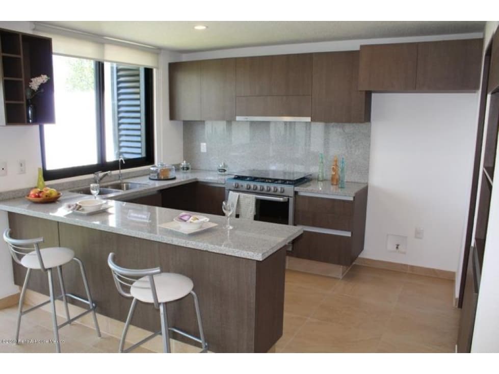 Casa con amenidades y seguridad, en Zákia. VENTA — foto 4