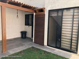 RENTA, casa equipada con sala de TV. Zákia