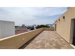 Casa con roof garden y estudio en planta baja, La Cima. VENTA