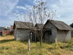 Casa en Venta para remodelar con amplio terreno La Joya Patzcuaro