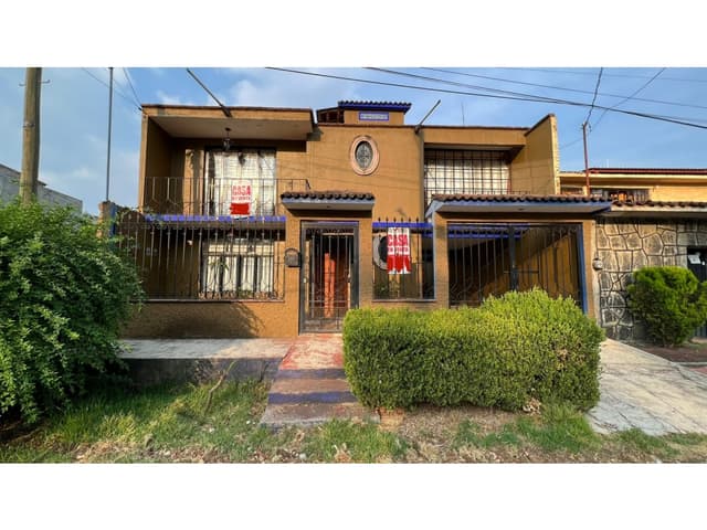 Casa en Venta en Pátzcuaro Los Nogales con Jardín