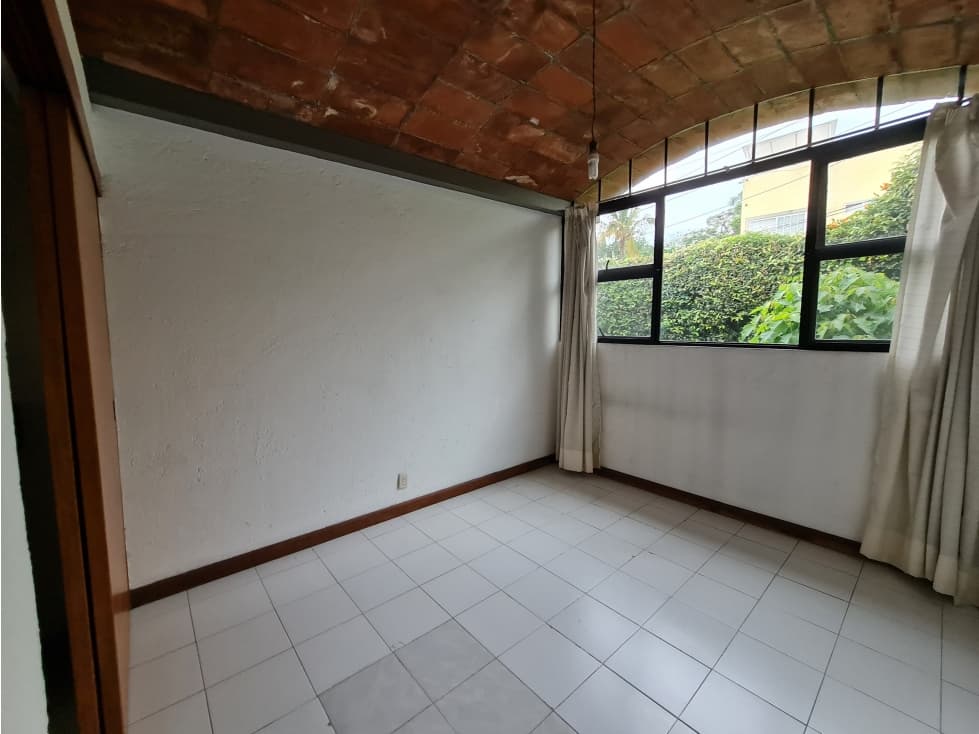 Casa Estilo Rustico con hermoso y enorme jardín. — foto 5
