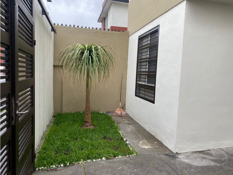 CASA EN VENTA EN RESIDENCIAL SANTA SOFIA EN APODACA EN NUEVO LEON — foto 3
