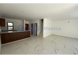 Casa con alberca y 3 recamaras en venta en Arbolada Residencial