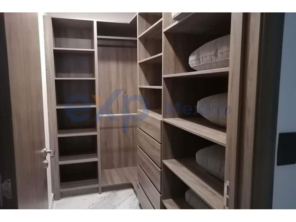 Venta Hermosa Residencia en Bosque Real — foto 1