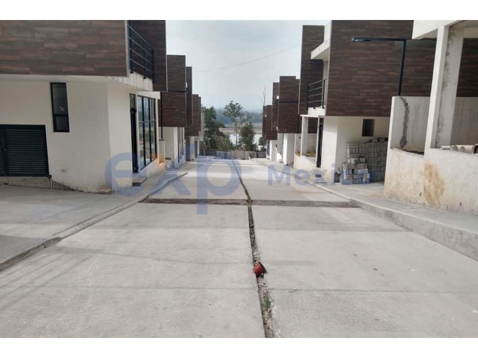 VENTA CASA EN LAGO DE GUADALUPE EXCELENTE INVERSION — foto 2