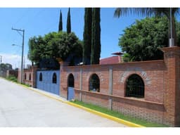 Se vende casa para uso habitacional y comercial