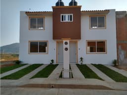Casa Habitación con opción de crecimiento.