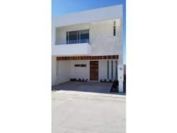 VENTA DE CASA AL PONIENTE DE AGUASCALIENTES