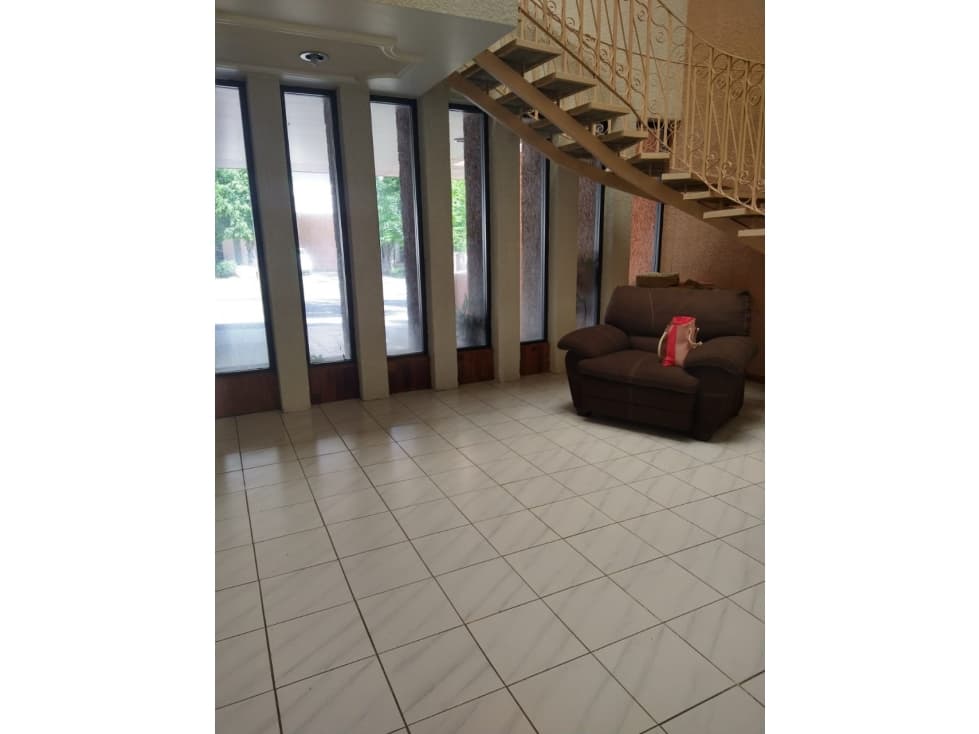 Renta amplia casa en Pulgas Pandas norte — foto 4