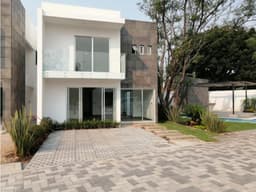Hermosa casa en condominio muy amplia y muy buenos acabados