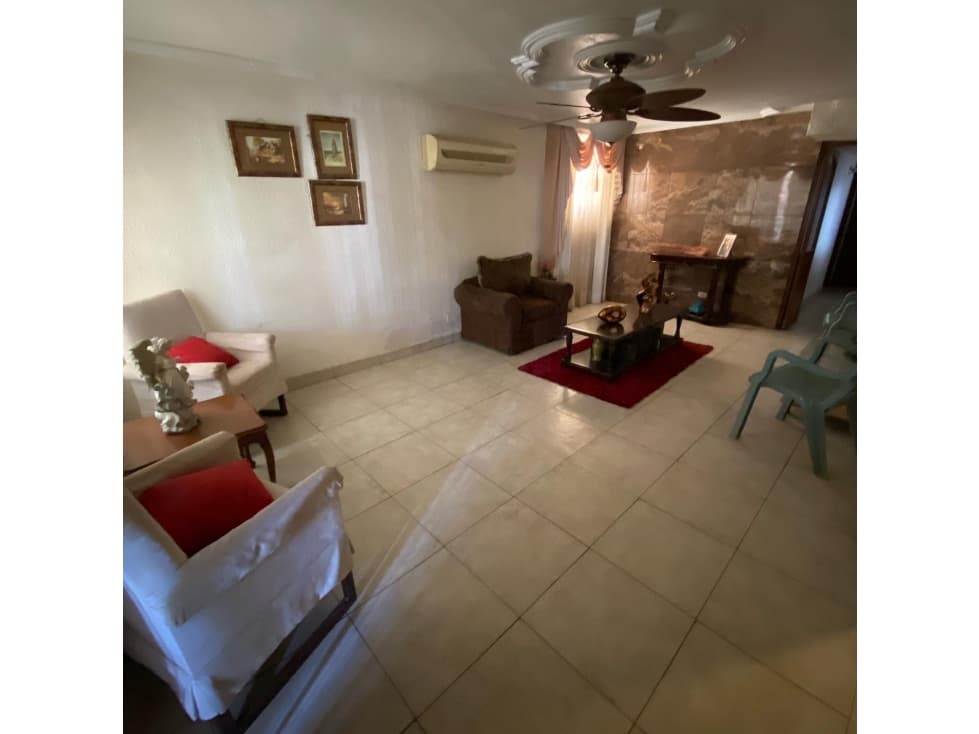 CASA EN VENTA EN LA COL. PERIODISTA — foto 2