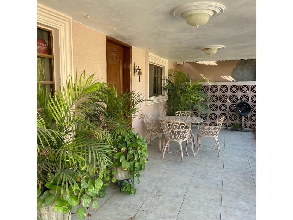 CASA EN VENTA EN LA COL. PERIODISTA — foto 5