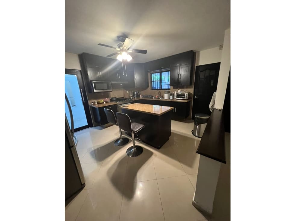HERMOSA CASA EN PETROLERA — foto 1