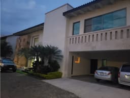 Exclusiva Residencia en Fraccionamiento Kloster Sumiya