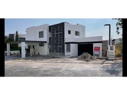Exclusiva residencia con acabados de lujo!!