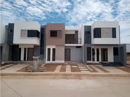 CASA EN VENTA EN JARDINES DE LA RIVERA