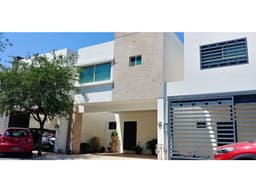 Casa Venta Cumbres Le Fontaine (con recámara completa en planta baja)