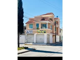 Casa Amueblada con Locales en Venta Pachuca