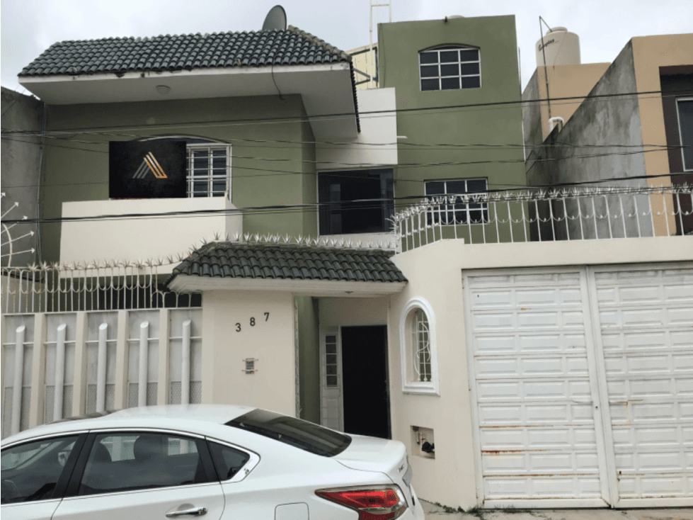 Casa en venta en la Col. Los Laguitos — foto 1