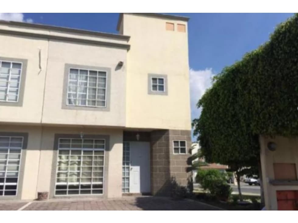 REMATE CASA A 10 MIN CENTRO DE QUERÉTARO — foto 2