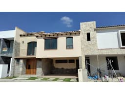 Casa En Venta Nueva En Zerezotla Estilo Toscano