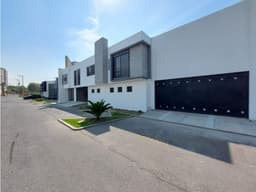 Casa En Venta Dentro De Fraccionamiento En Moratilla Zona Cementera