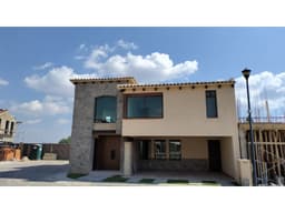Casa En Venta A Estrenar En Zerezotla Estilo Toscano Amplio Jardín
