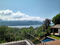 CASA MIRADOR CON VISTA AL LAGO