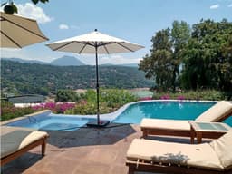 RESIDENCIA CON VISTA AL LAGO