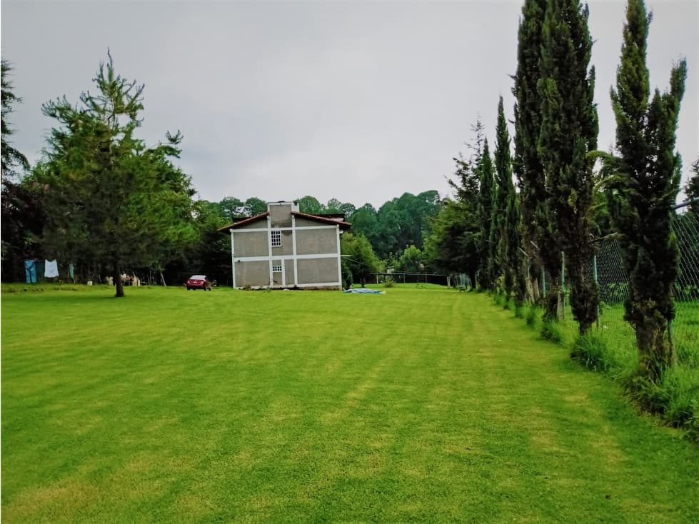 CASA CON AMPLIO JARDÍN CERRO GORDO — foto 3