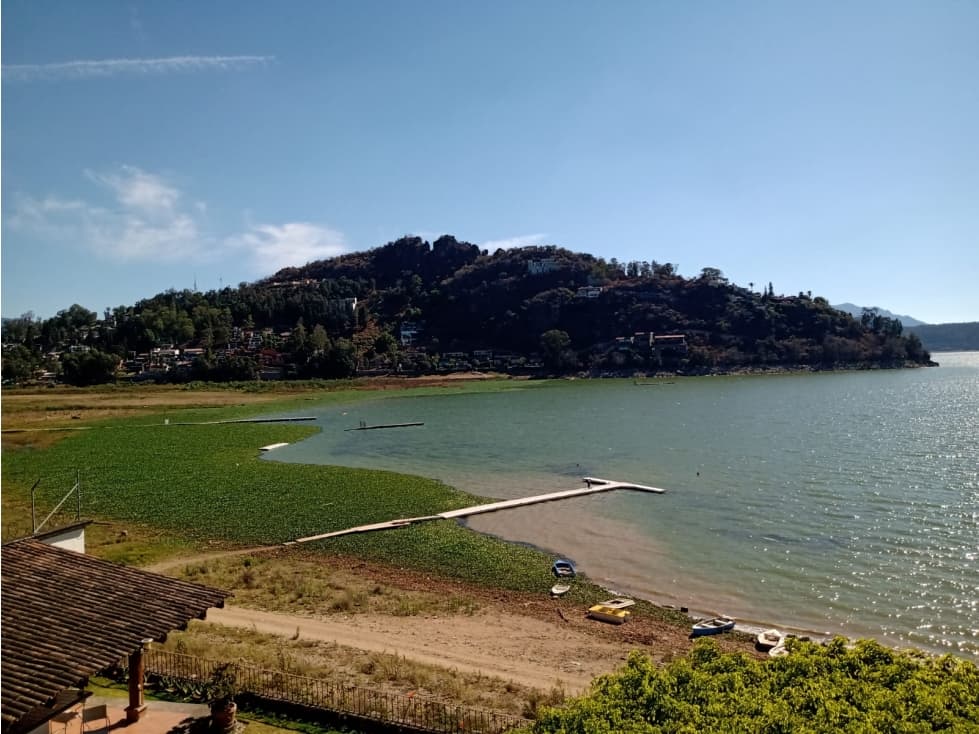 CASA CON ACCESO AL LAGO — foto 2