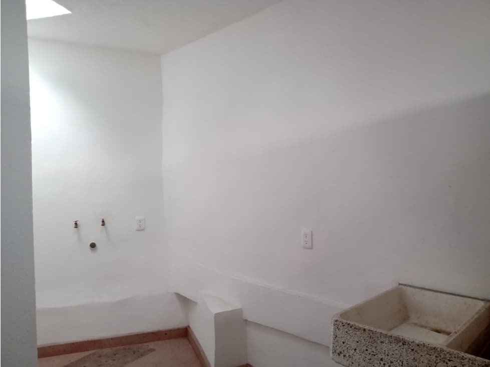 EDIFICO CON 3 DEPARTAMENTOS COMPLETOS — foto 5